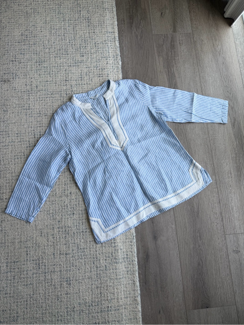 Crown & Ivy Striped Light Blue & White Split-Neck Tunic Coastal Nantucket - Picture 2 of 6